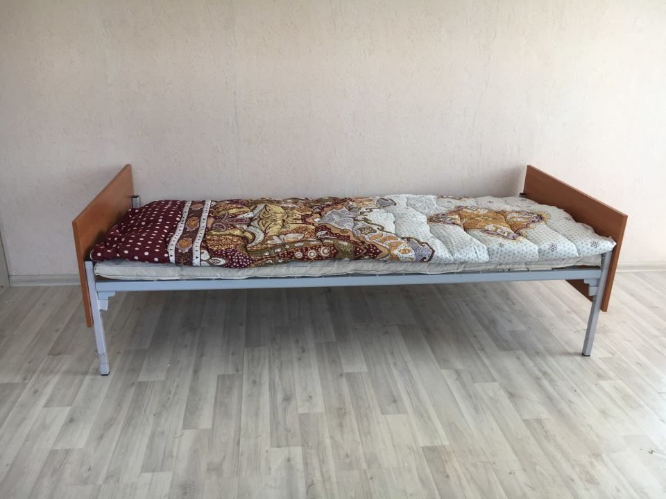 Кровать одноярусная с царгами